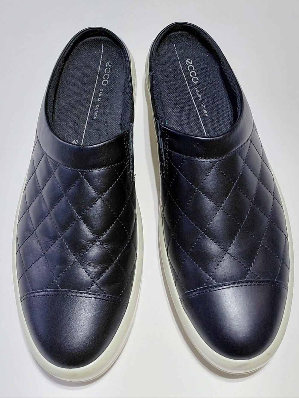 ECCO  Soft 9 11 Women's Black Leather  Quilted Slip-On  Mules Size 40